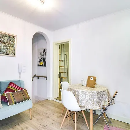 Cosy 2 Bedroom Near Castelo Sao Jorge *