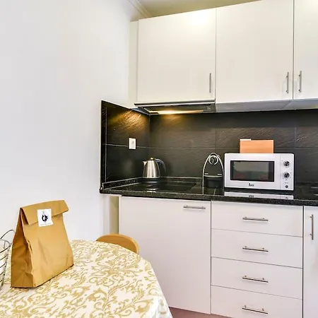 Апартаменты Cosy 2 Bedroom Near Castelo Sao Jorge Лиссабон